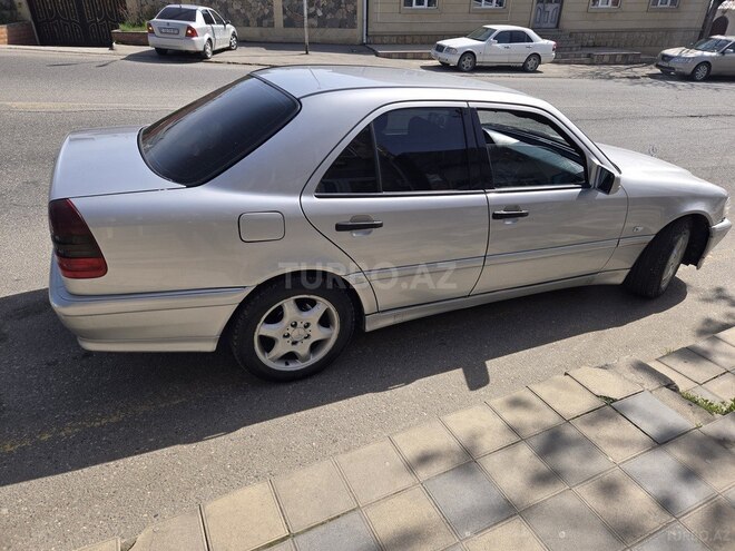 Mercedes C 200 1999, 530,000 km - 2.0 л - Quba