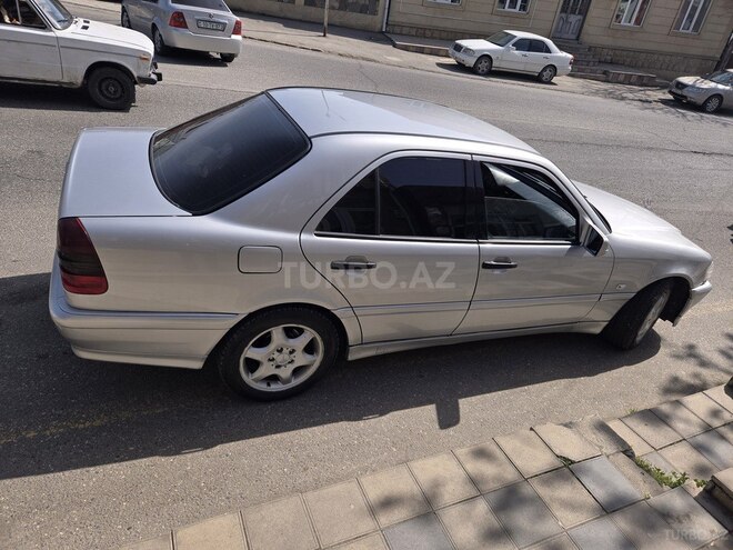 Mercedes C 200 1999, 530,000 km - 2.0 л - Quba