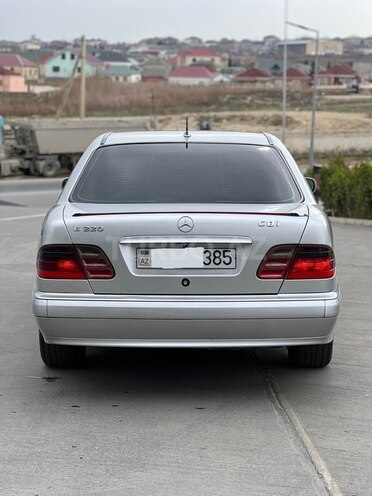 Mercedes E 220 d 1999, 378,000 km - 2.2 л - Bakı