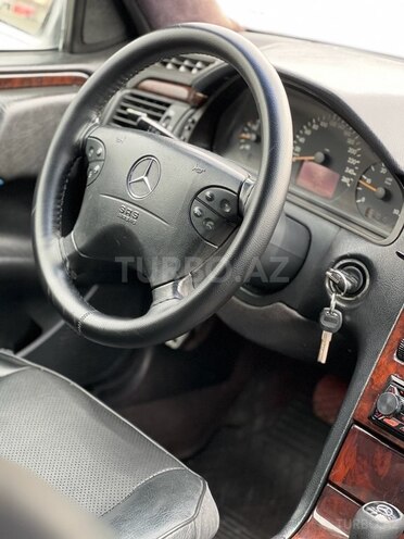 Mercedes E 220 d 1999, 378,000 km - 2.2 л - Bakı