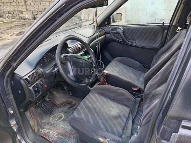 Opel Astra 1995, 236,000 km - 1.6 l - Bakı