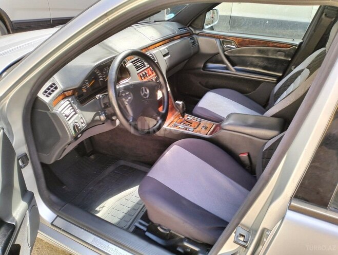 Mercedes E 240 2000, 168,000 km - 2.4 l - Bakı