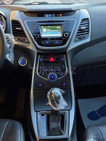Hyundai Elantra 2015, 119,000 km - 1.8 л - Bakı