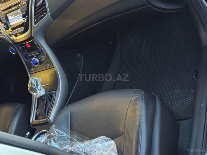 Hyundai Elantra 2015, 119,000 km - 1.8 л - Bakı