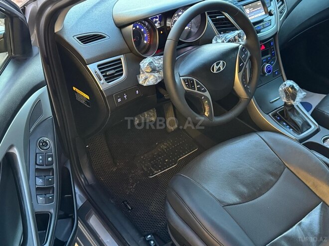 Hyundai Elantra 2015, 119,000 km - 1.8 л - Bakı