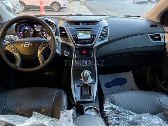 Hyundai Elantra 2015, 119,000 km - 1.8 л - Bakı
