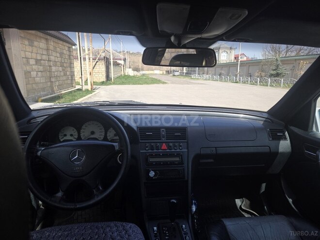 Mercedes C 200 1999, 530,000 km - 2.0 л - Quba