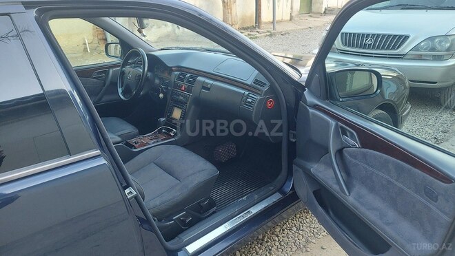 Mercedes E 240 2000, 274,500 km - 2.6 l - Gəncə
