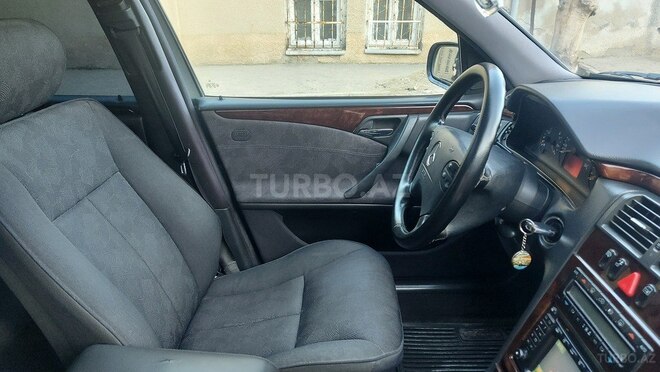 Mercedes E 240 2000, 274,500 km - 2.6 l - Gəncə
