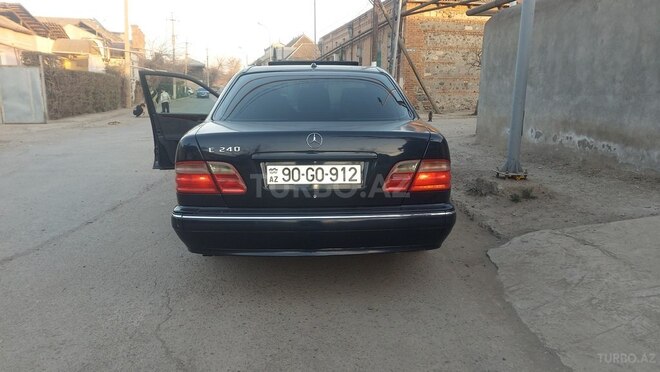 Mercedes E 240 2000, 274,500 km - 2.6 l - Gəncə