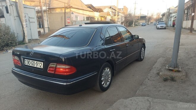Mercedes E 240 2000, 274,500 km - 2.6 l - Gəncə