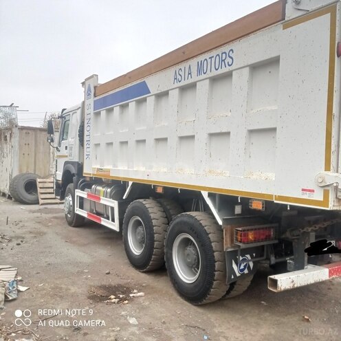 HOWO Sinotruk 2023, 56,000 km - 9.7 л - Gəncə