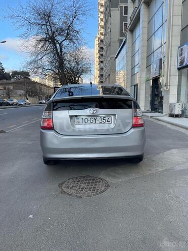 Toyota Prius-7