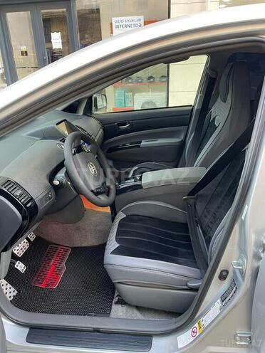 Toyota Prius-9