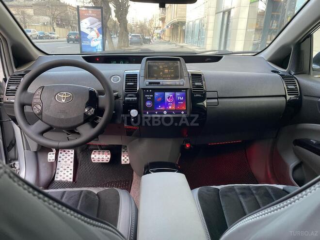 Toyota Prius-10