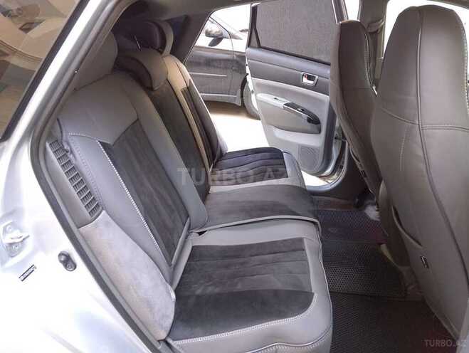Toyota Prius-13