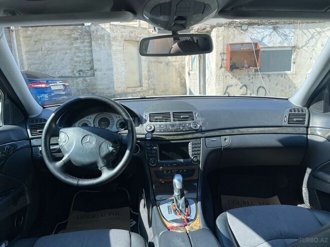 Mercedes E 240 2005, 268,892 km - 2.6 l - Bakı