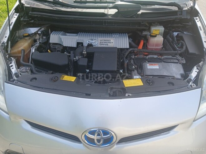 Toyota Prius-15