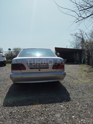Mercedes E 220 d 1999, 411,000 km - 2.2 l - Astara