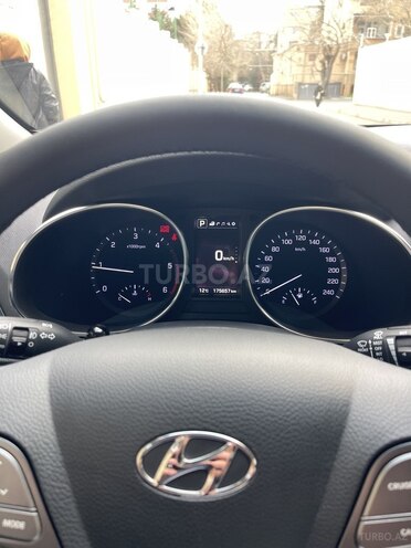 Hyundai Santa Fe-9
