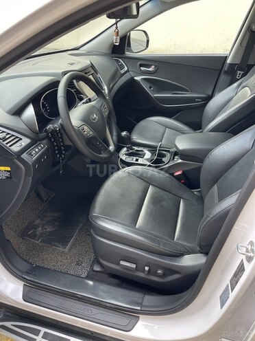 Hyundai Santa Fe-12
