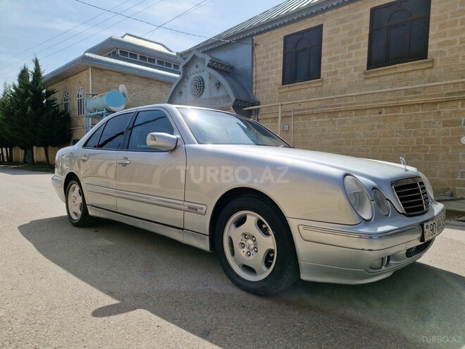 Mercedes E 240 1999, 277,000 km - 2.6 l - Şamaxı
