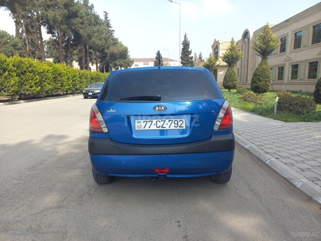 Kia Rio 2005, 250,100 km - 1.4 l - Salyan