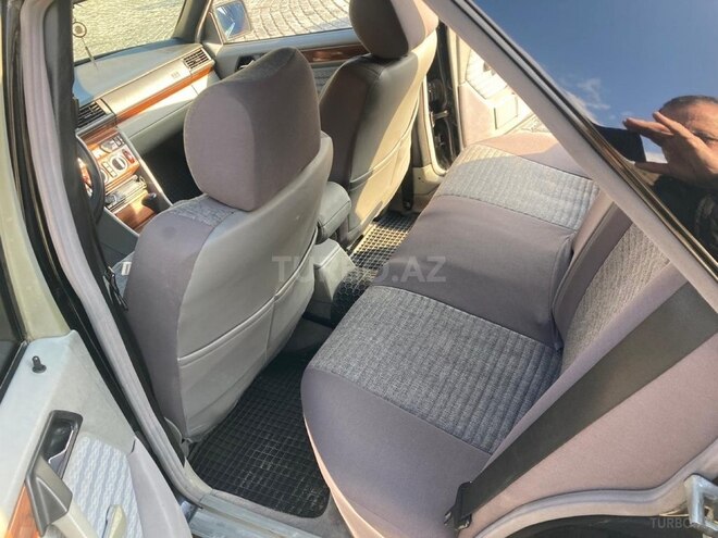 Mercedes E 220 1993, 260,000 km - 2.2 l - Laçın