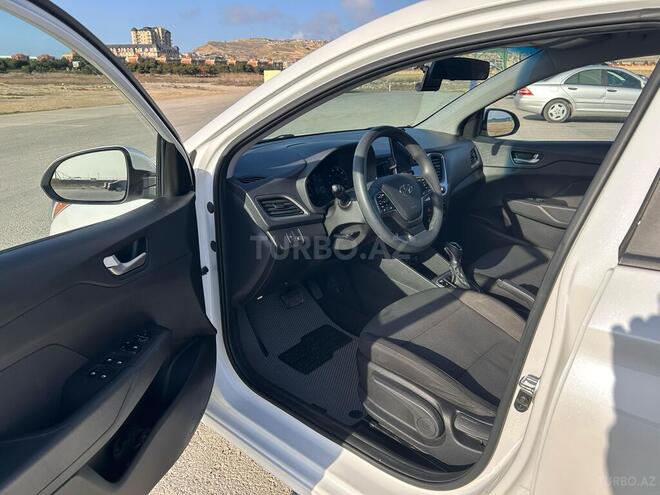 Hyundai Accent 2018, 118,900 km - 1.6 л - Bakı