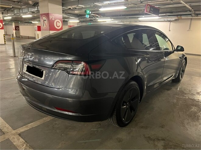 Tesla Model 3-9