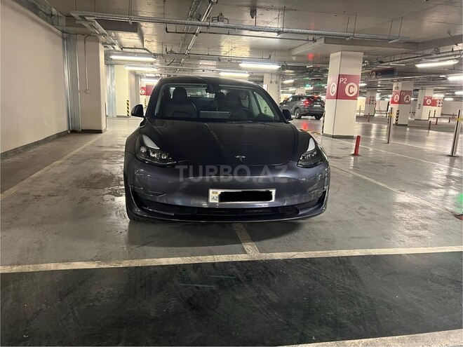 Tesla Model 3-6