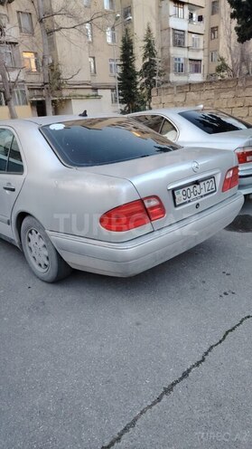 Mercedes E 240 1997, 439,000 km - 2.4 l - Bakı