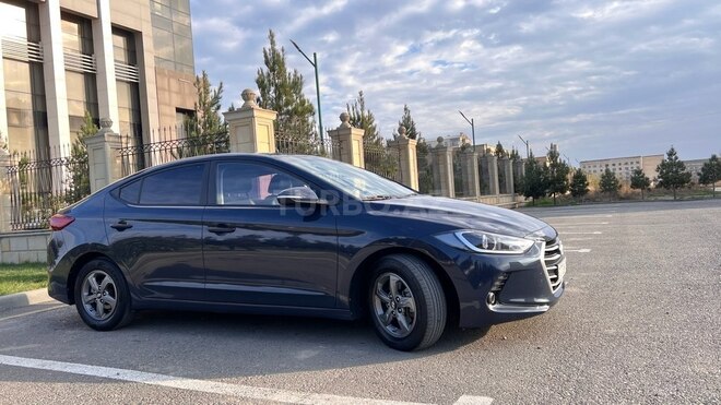 Hyundai Avante 2015, 123,800 km - 1.6 л - Bakı