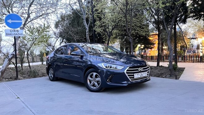 Hyundai Avante 2015, 123,800 km - 1.6 л - Bakı