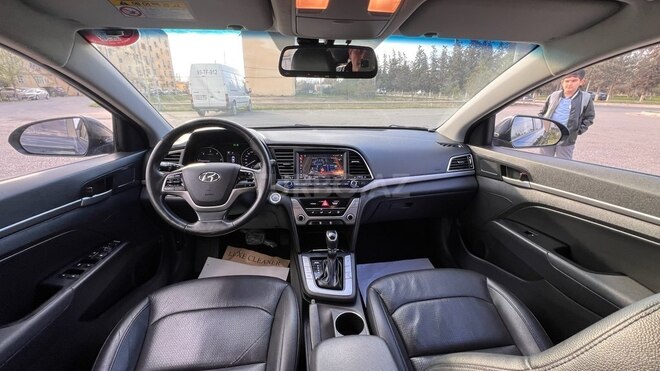 Hyundai Avante 2015, 123,800 km - 1.6 л - Bakı