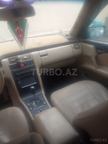 Mercedes E 230 2006, 401,000 km - 2.3 l - Bakı