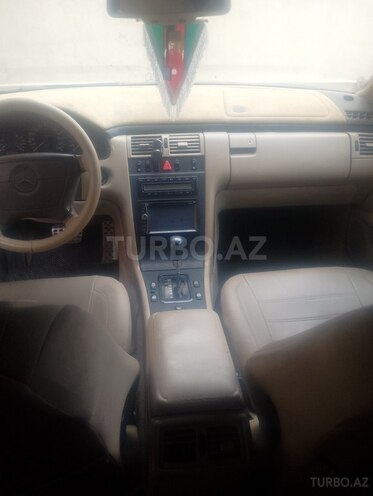 Mercedes E 230 2006, 401,000 km - 2.3 l - Bakı