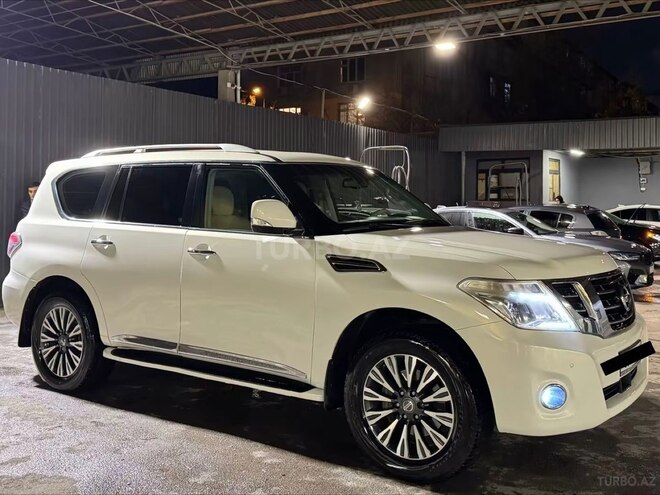 Nissan Patrol 2011, 111,000 km - 5.6 l - Bakı