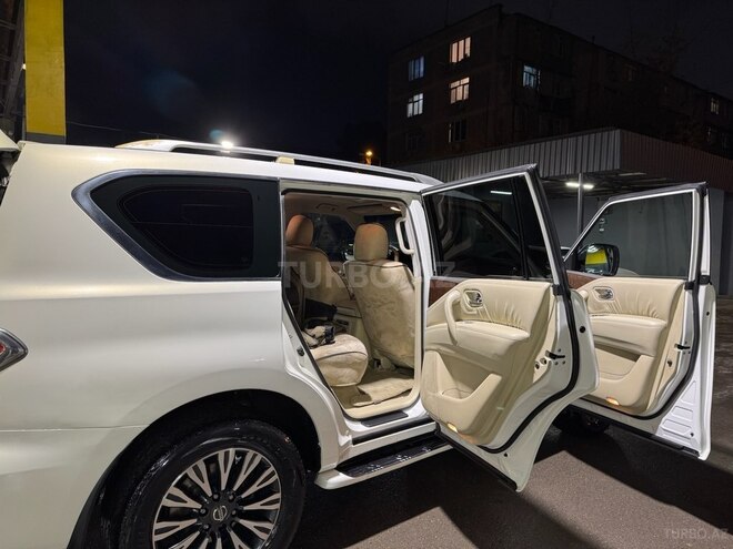 Nissan Patrol 2011, 111,000 km - 5.6 l - Bakı