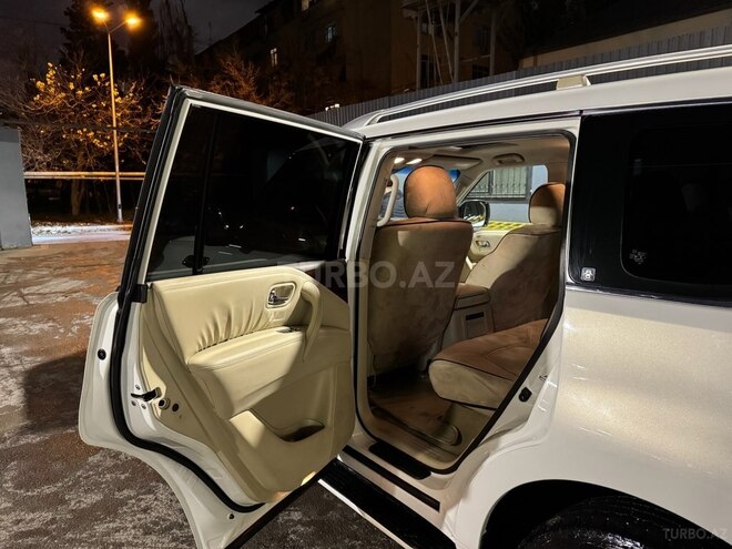Nissan Patrol 2011, 111,000 km - 5.6 l - Bakı