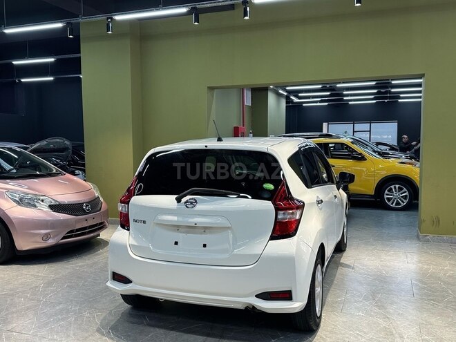 Nissan Note-7