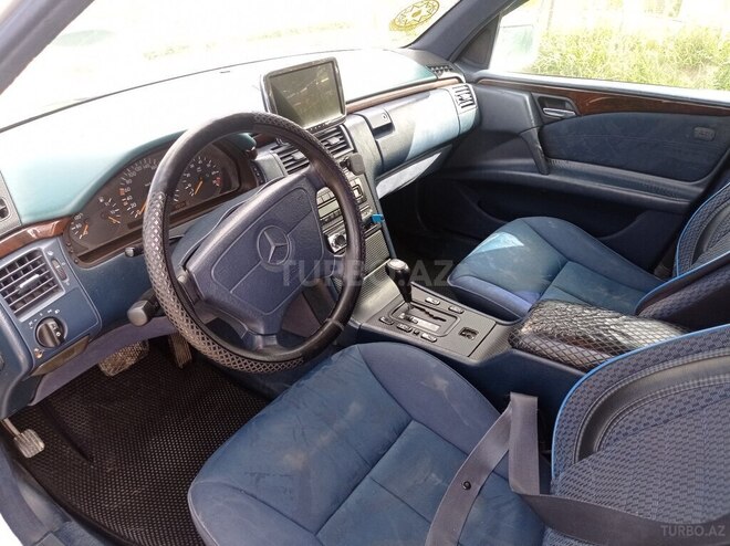 Mercedes E 240 1997, 105,000 km - 2.4 l - Bakı