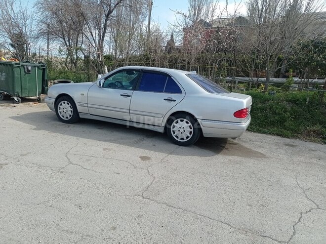 Mercedes E 240 1997, 105,000 km - 2.4 l - Bakı