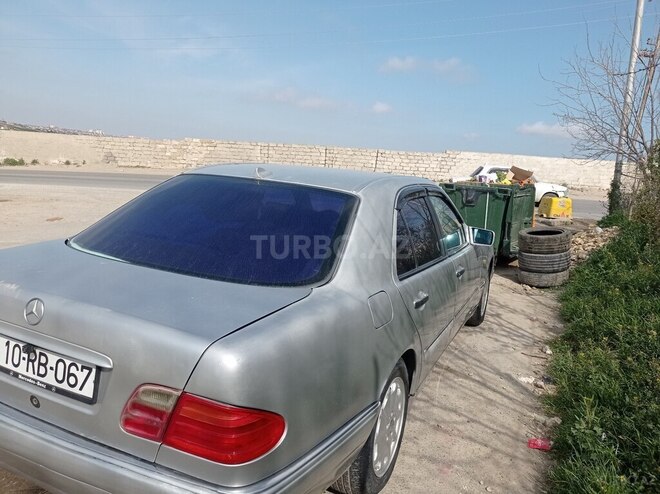 Mercedes E 240 1997, 105,000 km - 2.4 l - Bakı