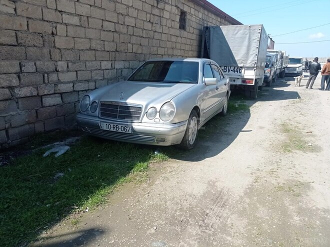 Mercedes E 240 1997, 105,000 km - 2.4 l - Bakı