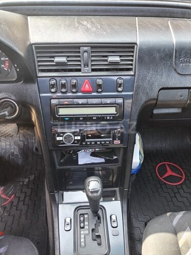 Mercedes C 180 1999, 384,000 km - 1.8 l - Ağcabədi