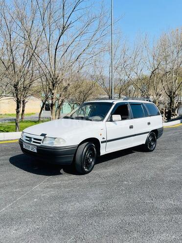 Opel Astra 1993, 593,000 km - 1.7 l - Zaqatala