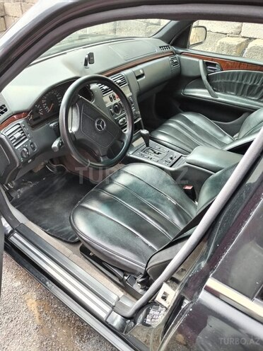Mercedes E 200 1997, 40,000 km - 2.0 l - Bakı