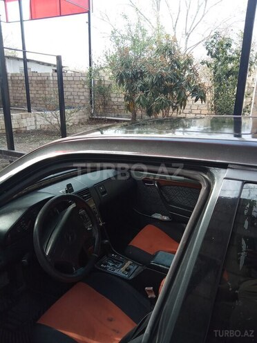 Mercedes C 220 1994, 157,752 km - 2.2 л - Yevlax