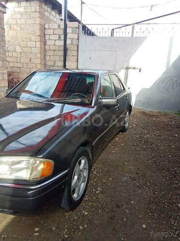 Mercedes C 220 1994, 157,752 km - 2.2 л - Yevlax